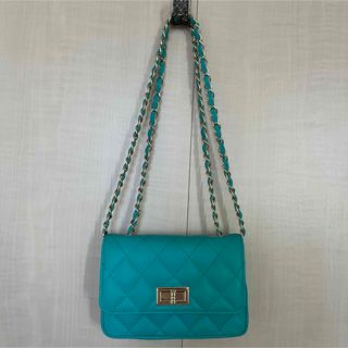 ミロス(MILOS)の美品　MILOS ミロス　レザー　チェーンバッグ　ターコイズブルー　牛革(ショルダーバッグ)