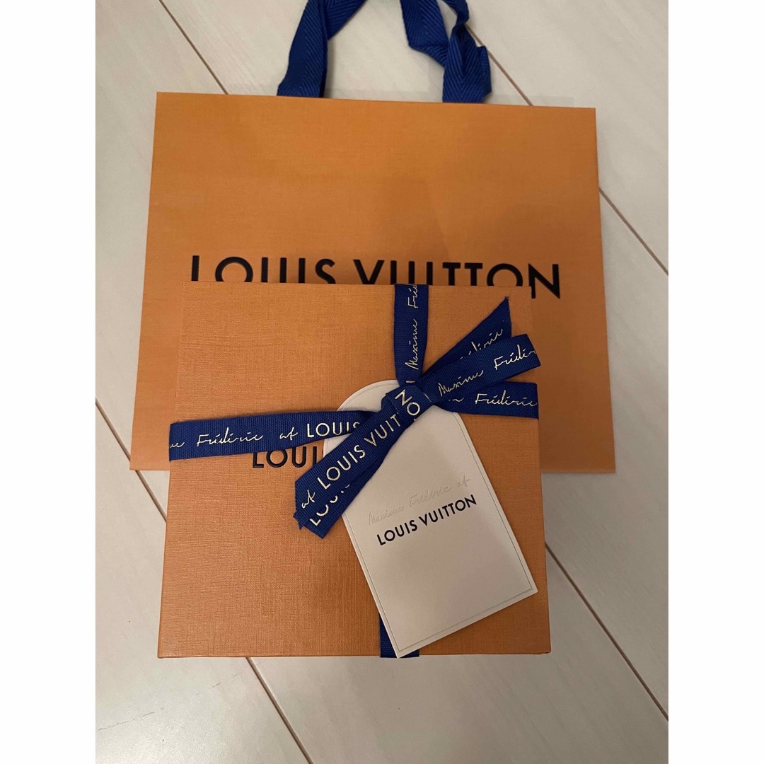 LOUIS VUITTON - ルイヴィトン チョコレート 3段ボックス パリ LOUIS VUITTON - ルイヴィトン チョコレート 3段ボックス パリ