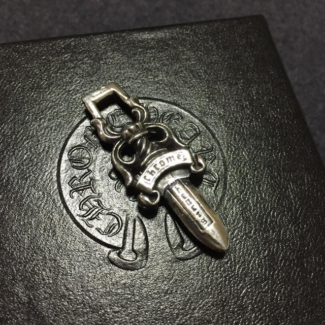 Chrome Hearts(クロムハーツ)の初期型 クロムハーツ ダガー チャーム ペンダント メンズのアクセサリー(ネックレス)の商品写真