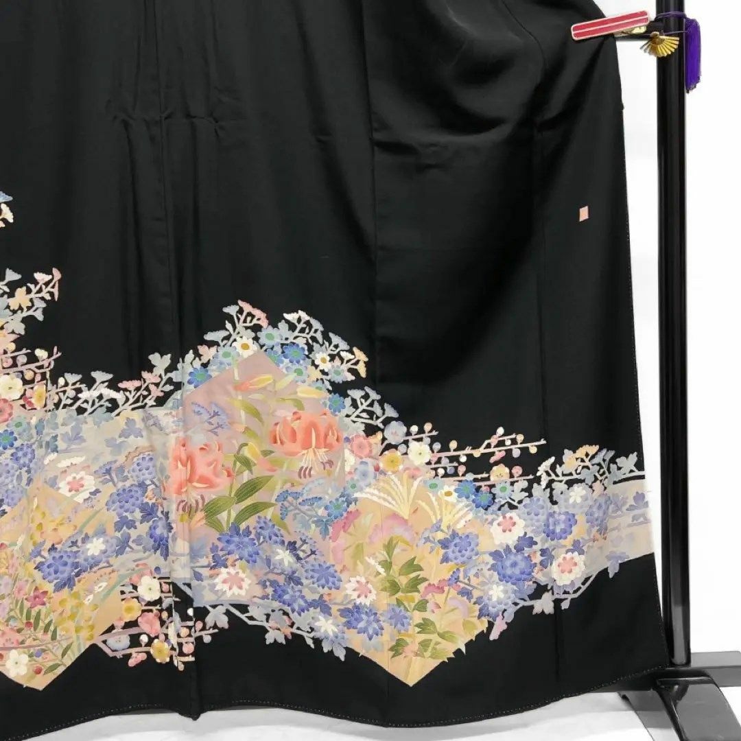 作家もの 黒留袖 本加賀友禅 花模様 牡丹 五つ紋 比翼付き 着物