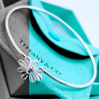 Tiffany & Co.(フラワー ・ ブレスレット/バングル)のフリマ Tiffany & Co.(フラワー ・ ブレスレット/バングル)のフリマ