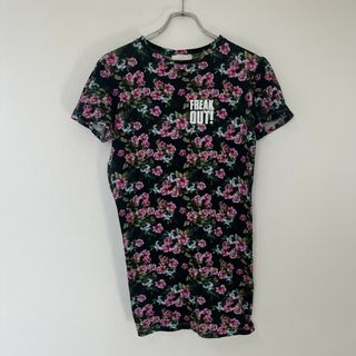 【Giuseppe Di Morabito】ジウゼッペ・ディ・モラビト　トップス　Tシャツ　花柄　ブラック系　総柄(Tシャツ(半袖/袖なし))