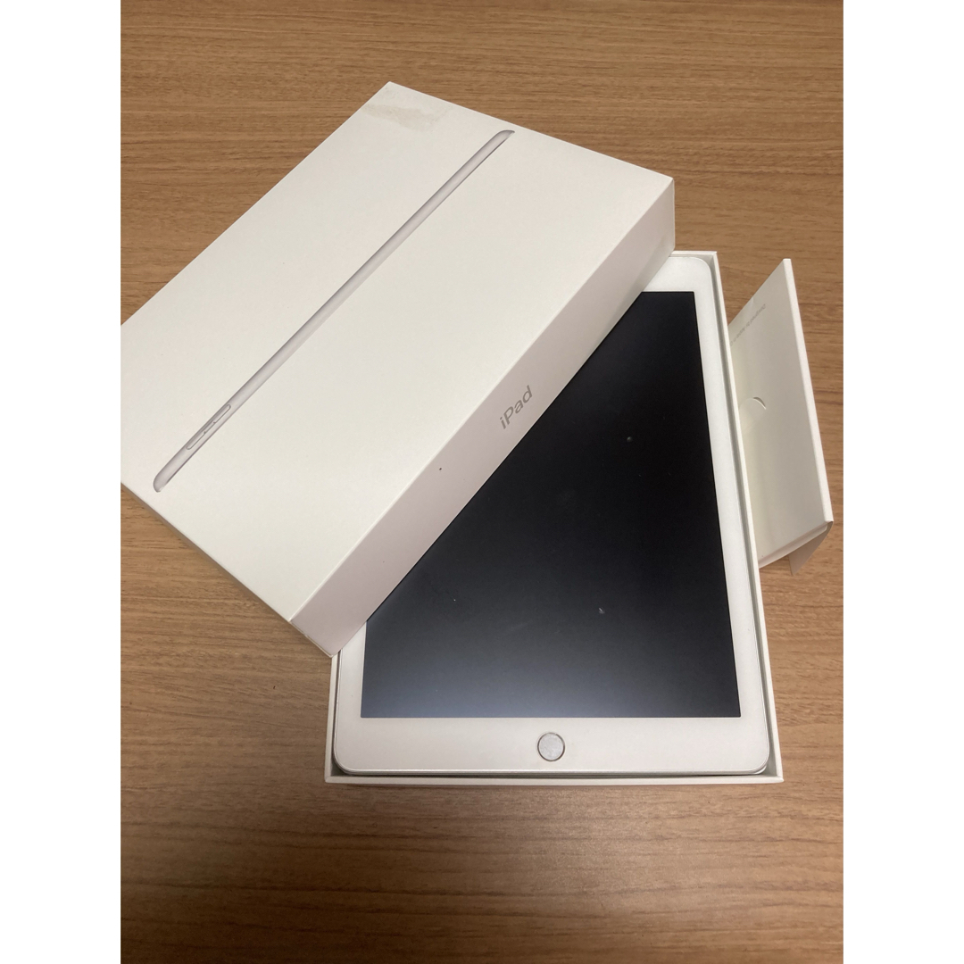 Amazon.co.jp: 【整備済み品】 Apple iPad (第５世代) Wi-Fi + Cellular 32GB ゴールド (整備済み品)  : パソコン・周辺機器