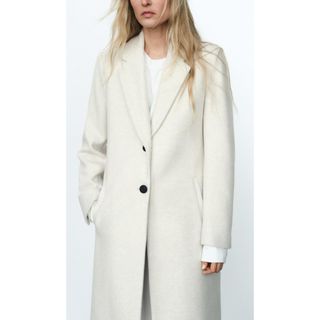 ZARA(ロングコート ・ ホワイト/白色系)のフリマアイテム一覧 ZARA(ロングコート ・ ホワイト/白色系)のフリマアイテム一覧