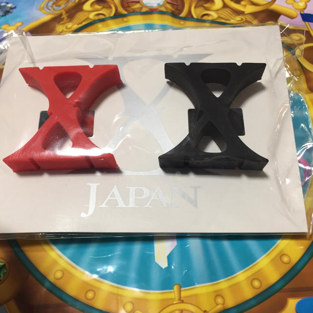 X JAPAN BIG シリコンリング (BLACK&RED) エンタメ/ホビーのタレントグッズ(ミュージシャン)の商品写真