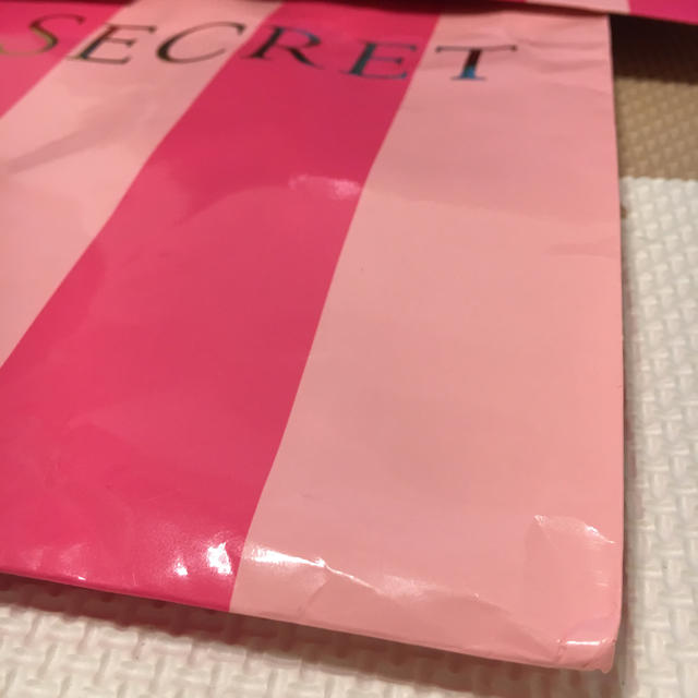 Victoria's Secret(ヴィクトリアズシークレット)のVICTORIA'S SECRET&PEACH JOHNショッパーセット レディースのバッグ(ショップ袋)の商品写真