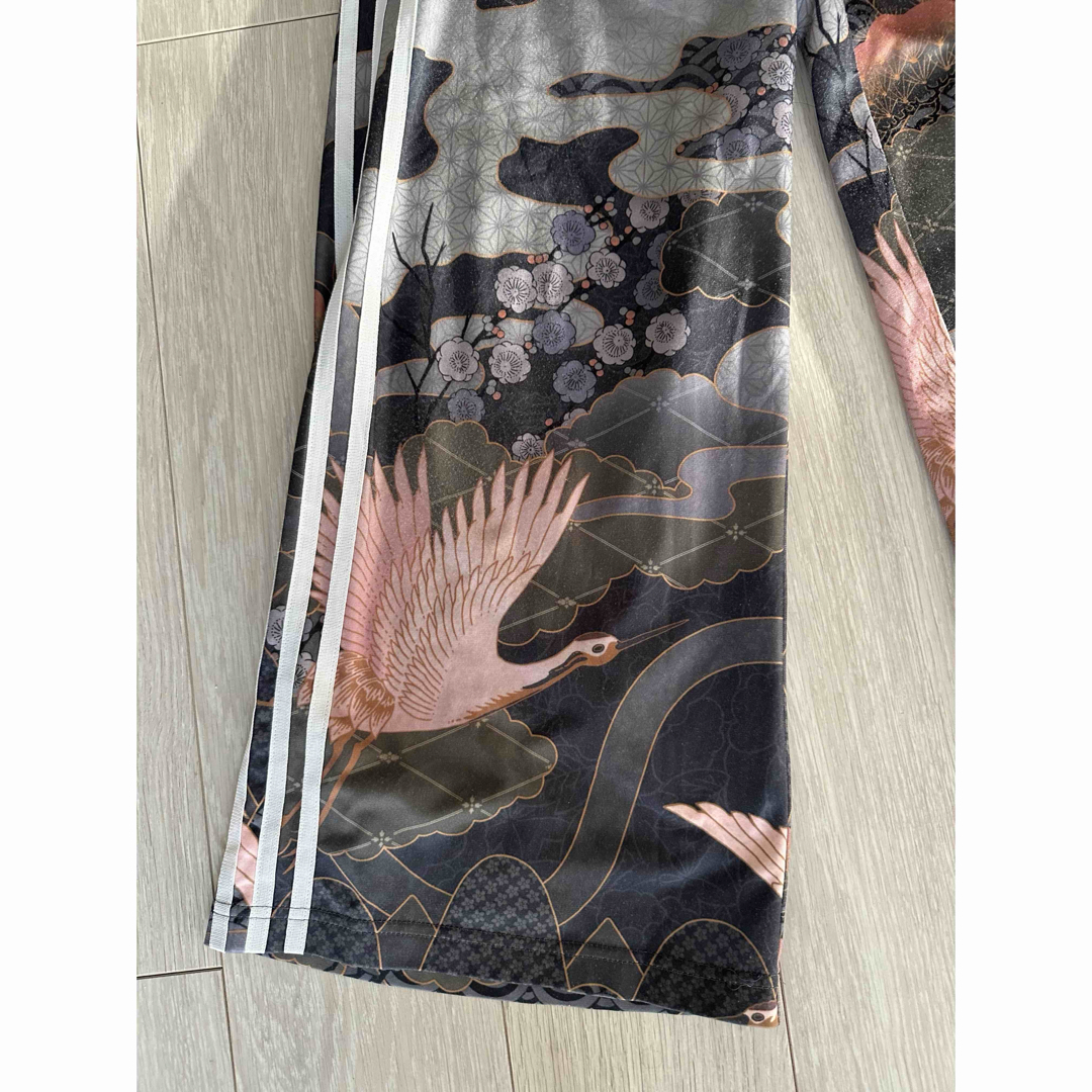 adidas - アディダス×リタオラadidasコラボ和柄パンツ着物 鶴 新 adidas - アディダス×リタオラadidasコラボ和柄パンツ着物 鶴 新