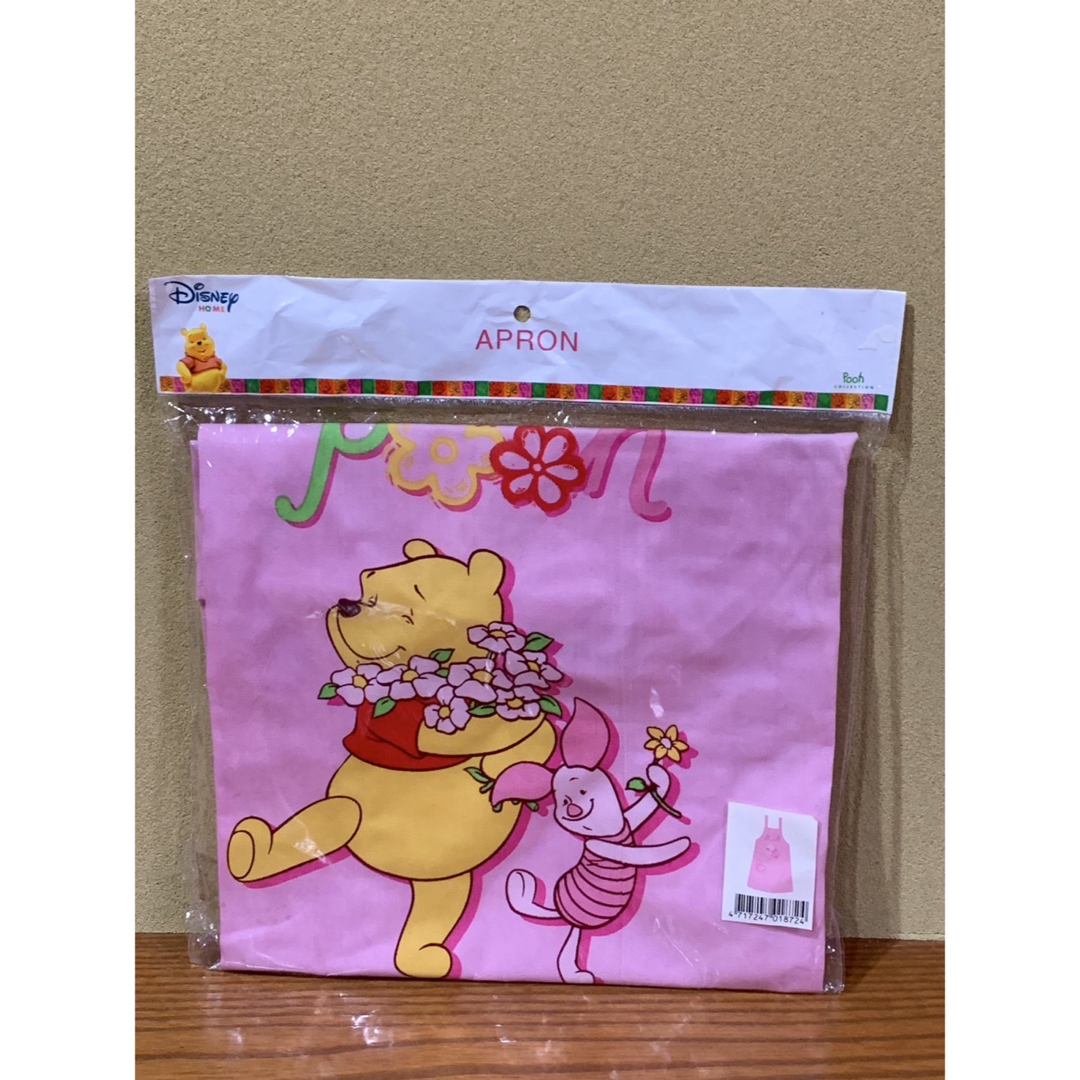 新品未使用　プーさんのミニボストンバッグ＆フェイスタオル＆ブランケット＆エプロン エンタメ/ホビーのおもちゃ/ぬいぐるみ(キャラクターグッズ)の商品写真