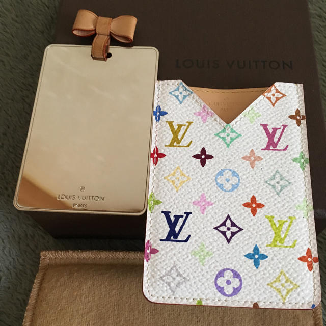 LOUIS VUITTON(ルイヴィトン)のルイヴィトンのコンパクトミラー レディースのファッション小物(その他)の商品写真