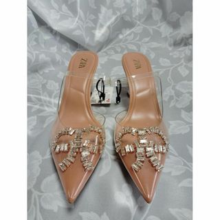 ZARA - ZARA メタリックゴールド サンダル フラットシューズ ZARA - ZARA メタリックゴールド サンダル フラットシューズ