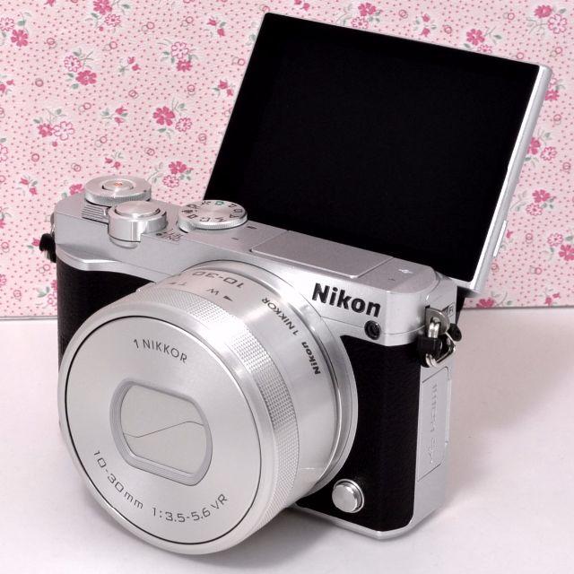 Nikon - ☆美肌効果で自撮り☆スマホに送れる☆ Nikon1J5レンズキット