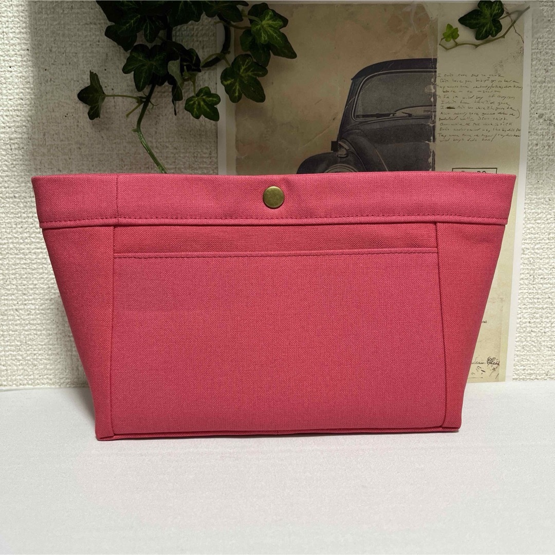 【少し大きめ】バッグインバッグ◆コーラルピンクの帆布◆ハンドメイド レディースのファッション小物(ポーチ)の商品写真