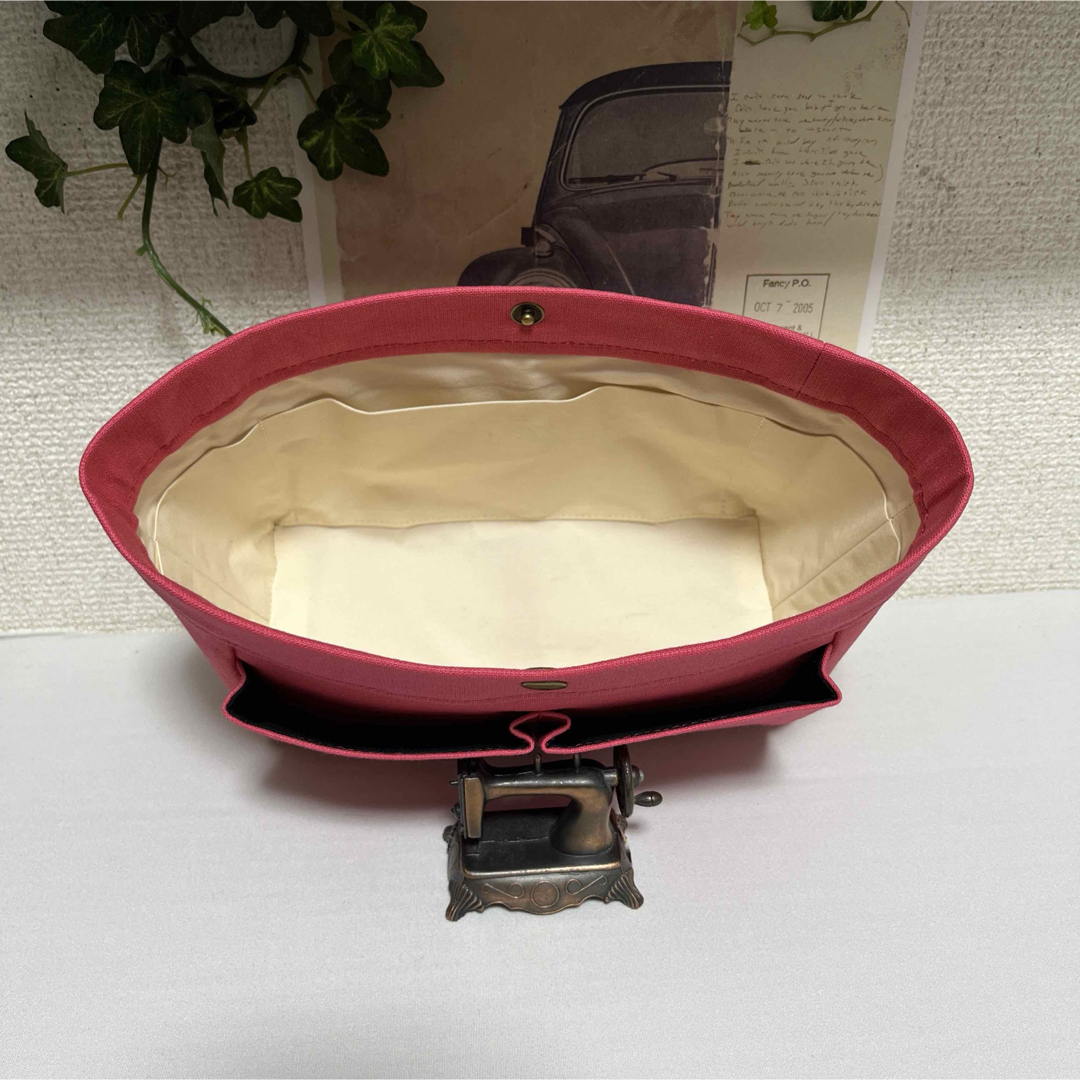 【少し大きめ】バッグインバッグ◆コーラルピンクの帆布◆ハンドメイド レディースのファッション小物(ポーチ)の商品写真