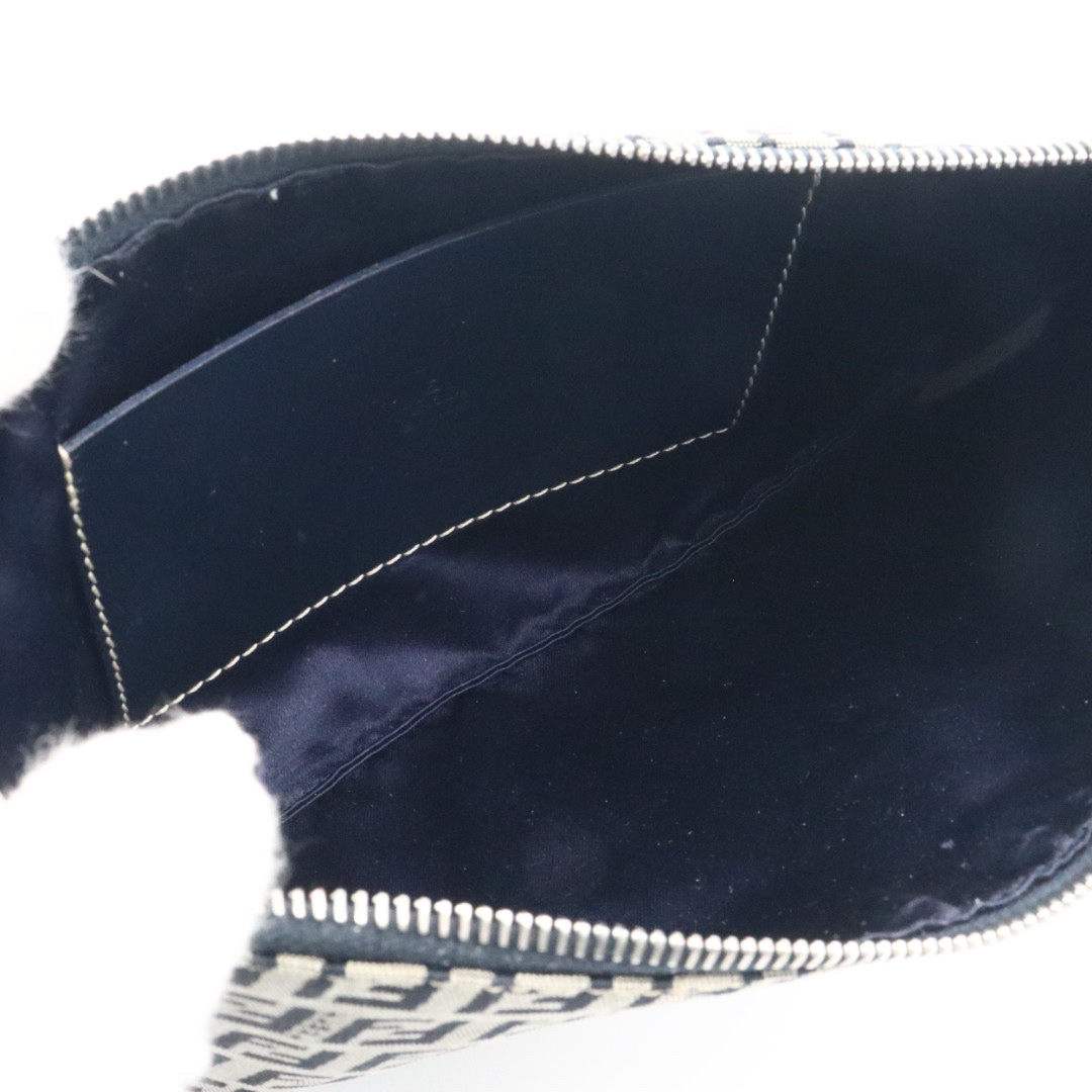FENDI - 美品 フェンディ ズッキーノ キャンバス ショルダー FENDI - 美品 フェンディ ズッキーノ キャンバス ショルダー