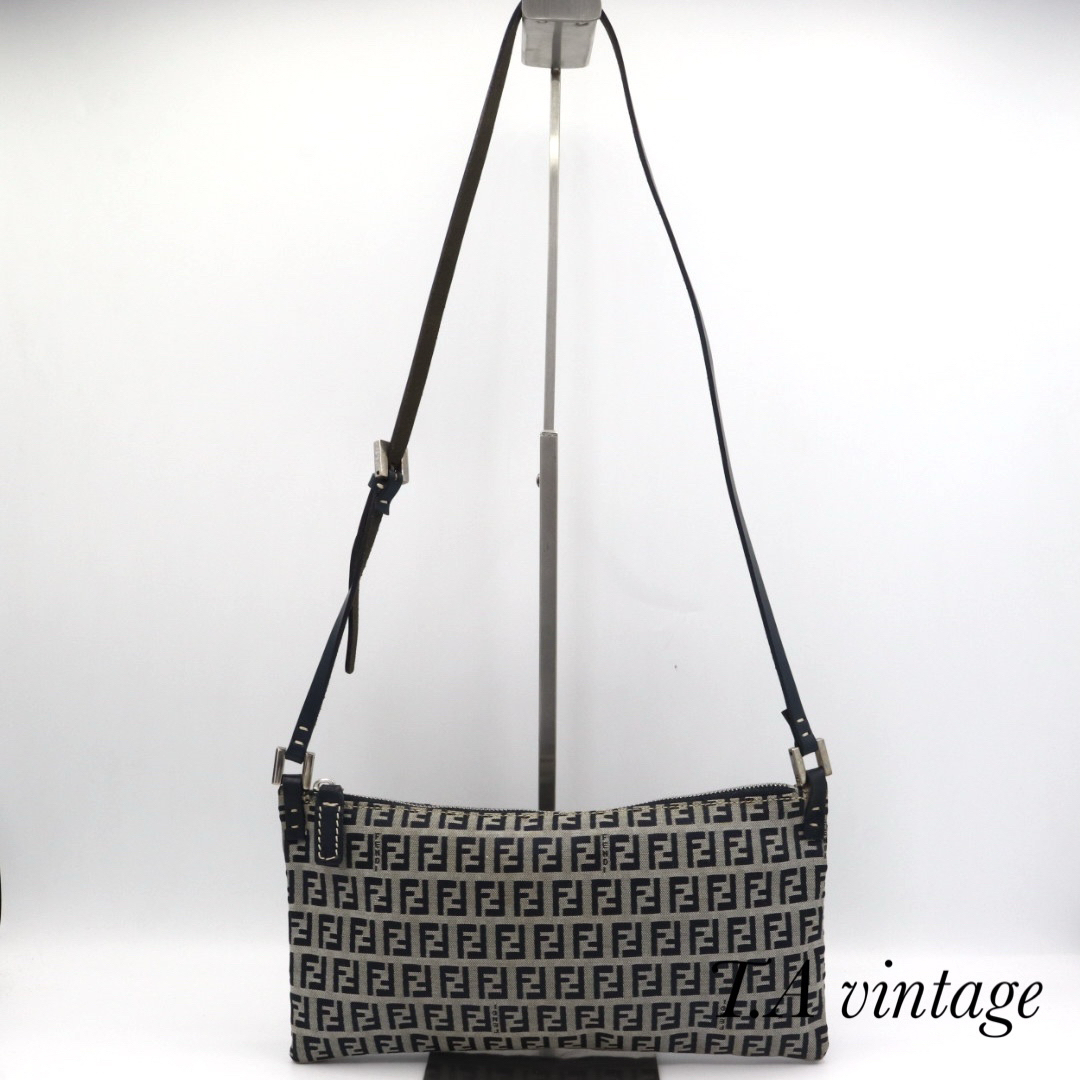 FENDI - 美品 フェンディ ズッキーノ キャンバス ショルダー FENDI - 美品 フェンディ ズッキーノ キャンバス ショルダー