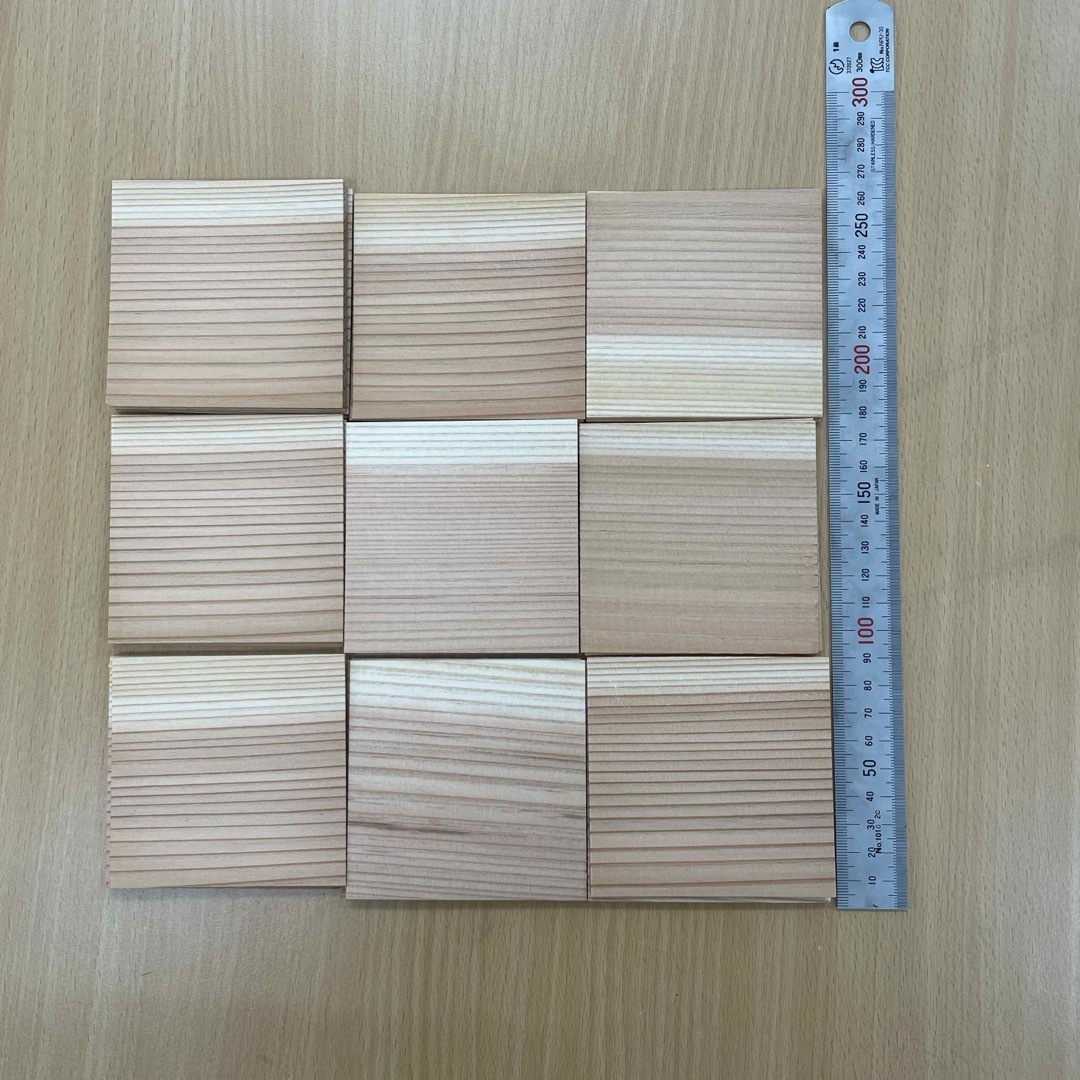 スギ　突板　45枚 ハンドメイドの素材/材料(その他)の商品写真