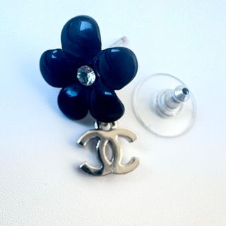 CHANEL(フラワー ・ ピアス)のフリマアイテム一覧 CHANEL(フラワー ・ ピアス)のフリマアイテム一覧