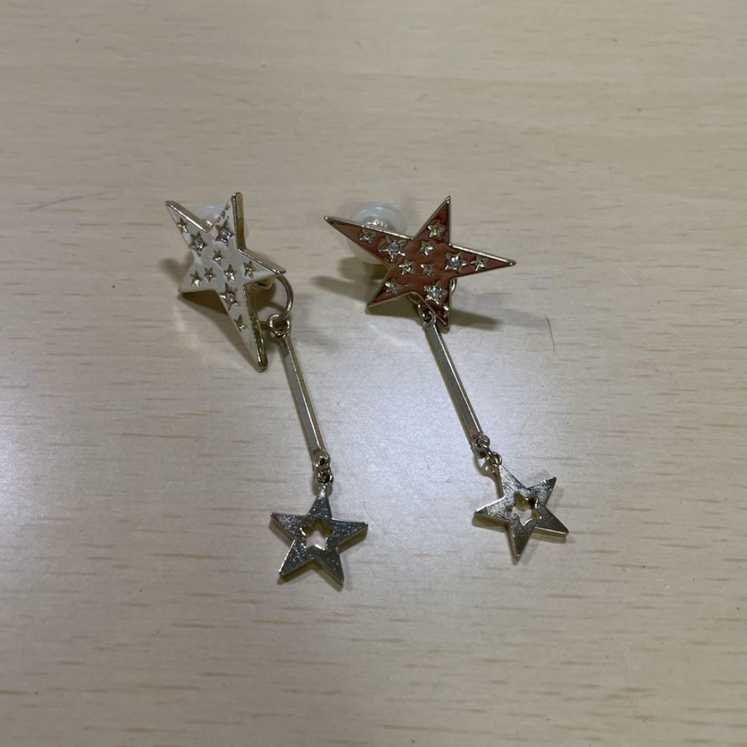 イヤリング ゴールド 星 レディースのアクセサリー(イヤリング)の商品写真