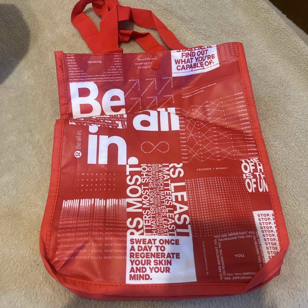 lululemon(ルルレモン)のルルレモン lululemon レッド ショッパー ショップ袋 レディースのバッグ(ショップ袋)の商品写真