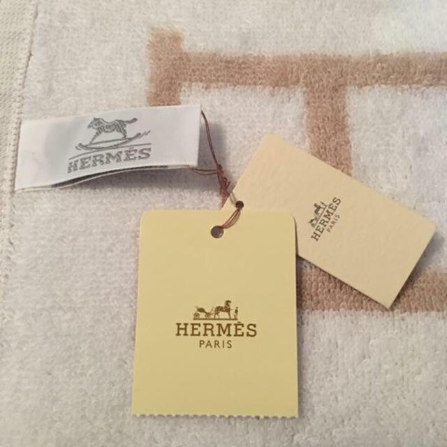 Hermes(エルメス)のエルメス新品未使用 レディースのファッション小物(ハンカチ)の商品写真