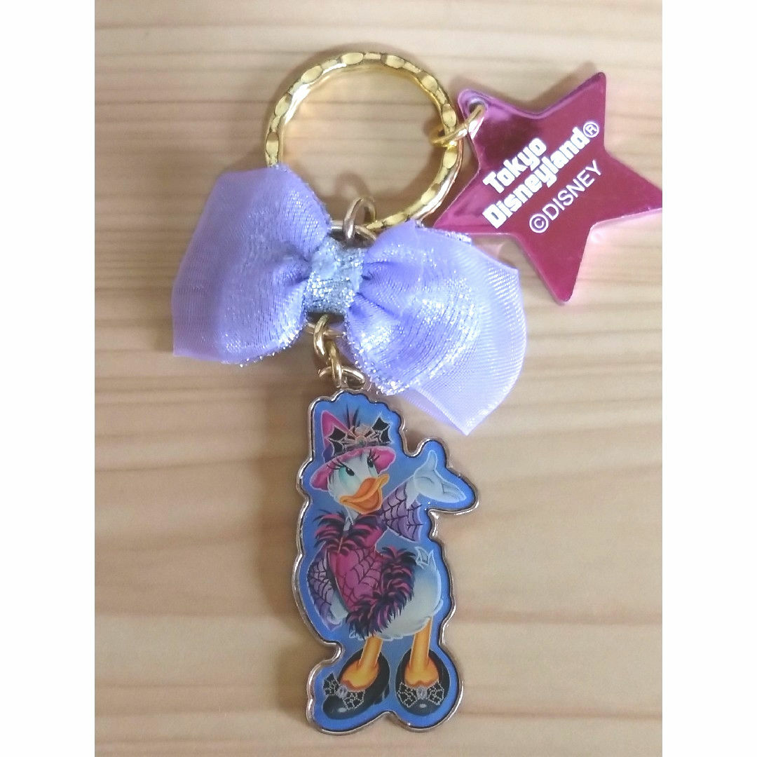 Disney(ディズニー)の◆未使用 ◆デイジーダック◆キーホルダー◆ディズニーランド◆ハロウィン エンタメ/ホビーのおもちゃ/ぬいぐるみ(キャラクターグッズ)の商品写真