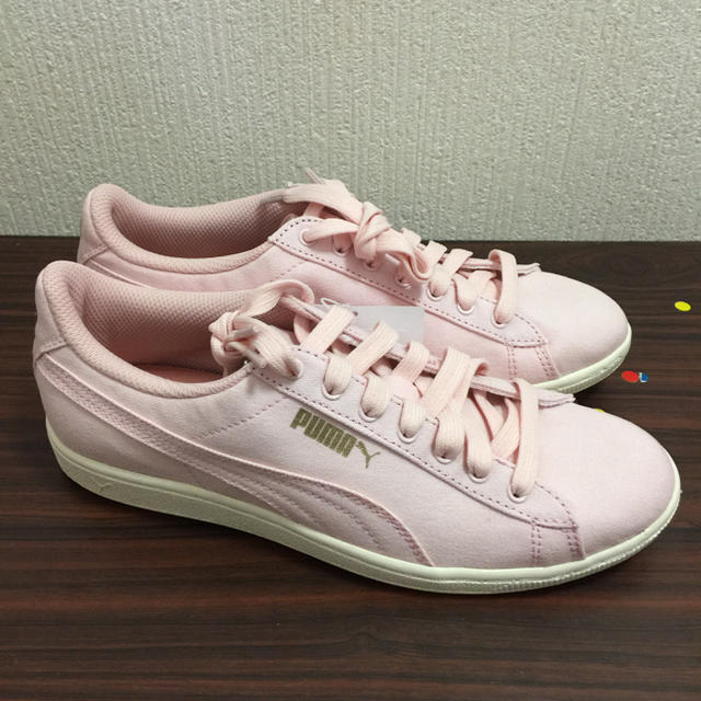 PUMA(プーマ)のドキンちゃん様  完売品 ピンク 24.5cm PUMA ビッキー CV レディースの靴/シューズ(スニーカー)の商品写真