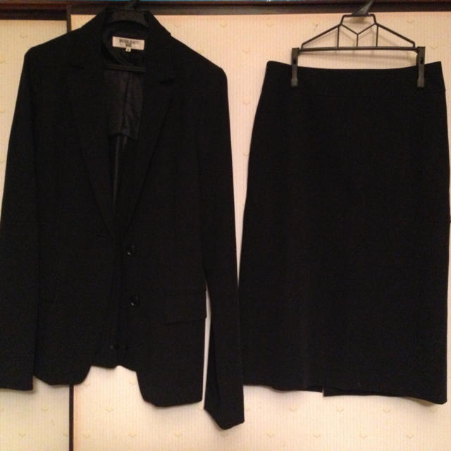 NATURAL BEAUTY BASIC(ナチュラルビューティーベーシック)のアヤ様☆スーツ 黒 リクルート レディースのフォーマル/ドレス(スーツ)の商品写真