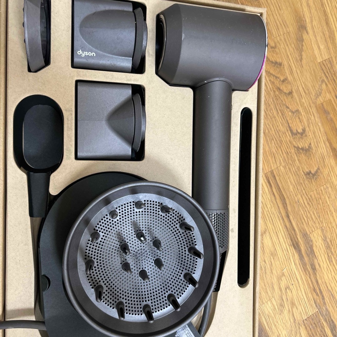 別売り可。)Dyson ヘアドライヤー部品のみ ジャンク (ジャンク 別売り可。)Dyson ヘアドライヤー部品のみ ジャンク (ジャンク