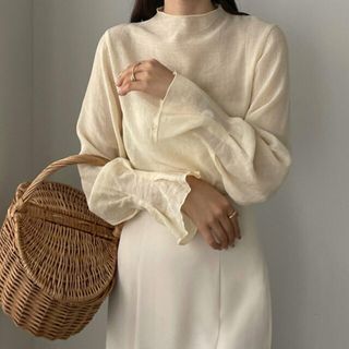 ジュノア(JUNOAH)の【クリーム】Louere ハイネックシアートップス(シャツ/ブラウス(長袖/七分))