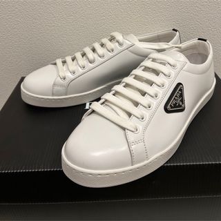 PRADA(ホワイト/白色系)のフリマアイテム一覧 PRADA(ホワイト/白色系)のフリマアイテム一覧