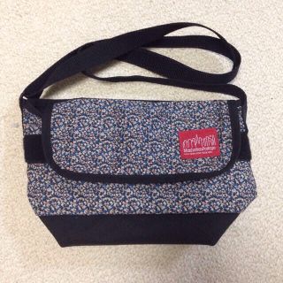 マンハッタンポーテージ(Manhattan Portage)の小花柄マンハッタン(メッセンジャーバッグ)