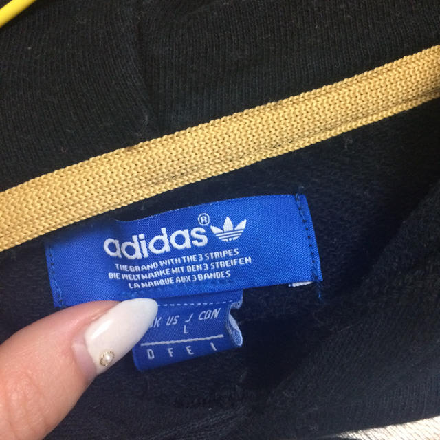 adidas(アディダス)のadidas 黒 パーカー メンズのトップス(パーカー)の商品写真