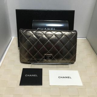 シャネル(CHANEL)のCHANEL 美品☆長財布 マトラッセ シルバーメタリック シャネル (財布)