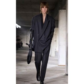 DRIES VAN NOTEN(テーラードジャケット)のフリマアイテム一覧 DRIES VAN NOTEN(テーラードジャケット)のフリマアイテム一覧