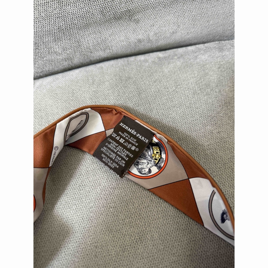 HERMES - 値下げ!新品未使用 エルメス ツイリー 《コリエ・エ HERMES - 値下げ!新品未使用 エルメス ツイリー 《コリエ・エ