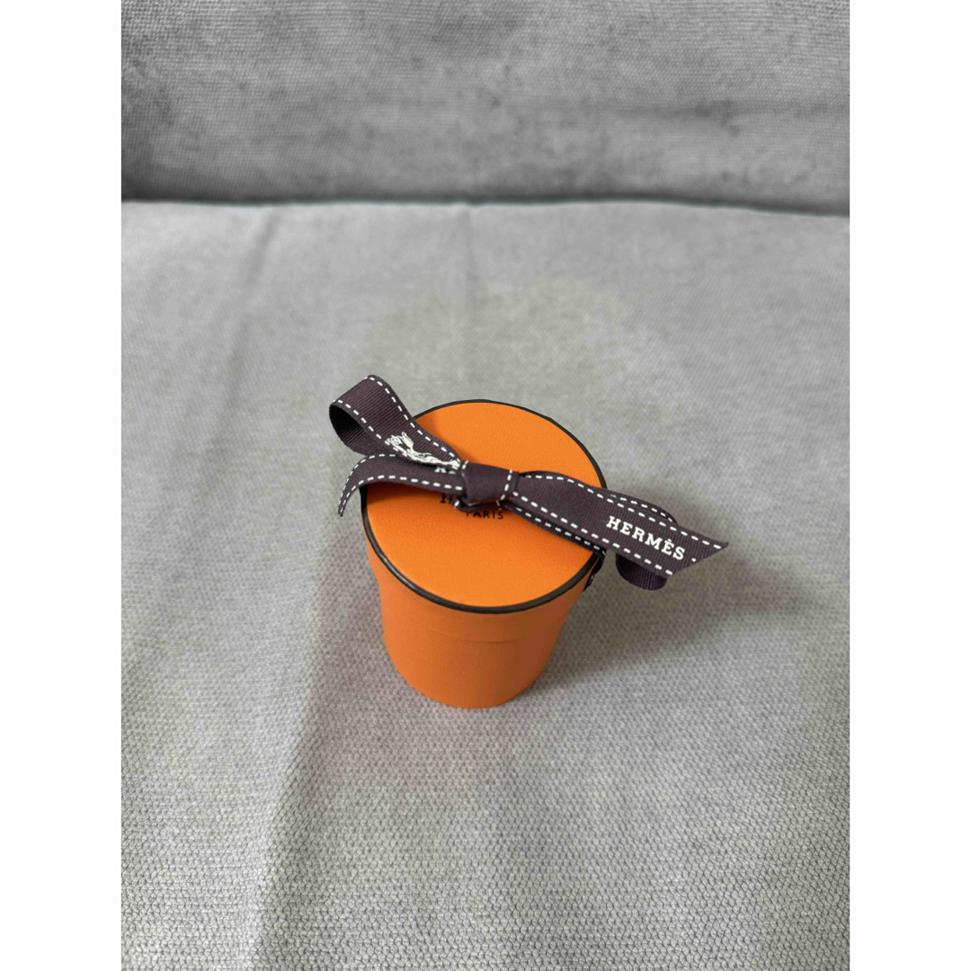 HERMES - 値下げ!新品未使用 エルメス ツイリー 《コリエ・エ HERMES - 値下げ!新品未使用 エルメス ツイリー 《コリエ・エ