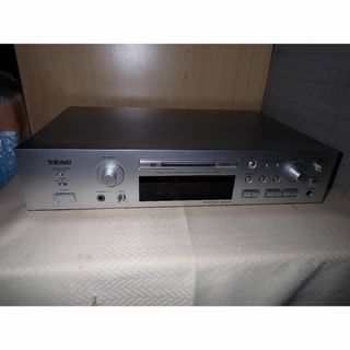 TEAC - TEAC Reference 01 CDプレーヤー シルバー PD-H01-Sの TEAC - TEAC Reference 01 CDプレーヤー シルバー PD-H01-Sの