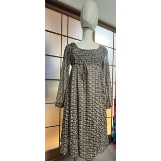 ワンピース（膝丈）
