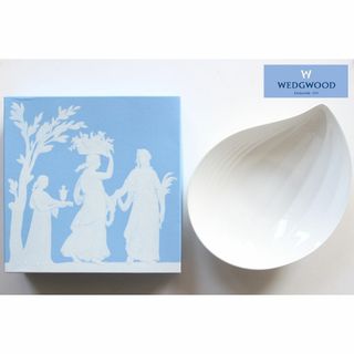 WEDGWOOD - 未使用 ウェッジウッド エンボスド クイーンズウェア WEDGWOOD - 未使用 ウェッジウッド エンボスド クイーンズウェア