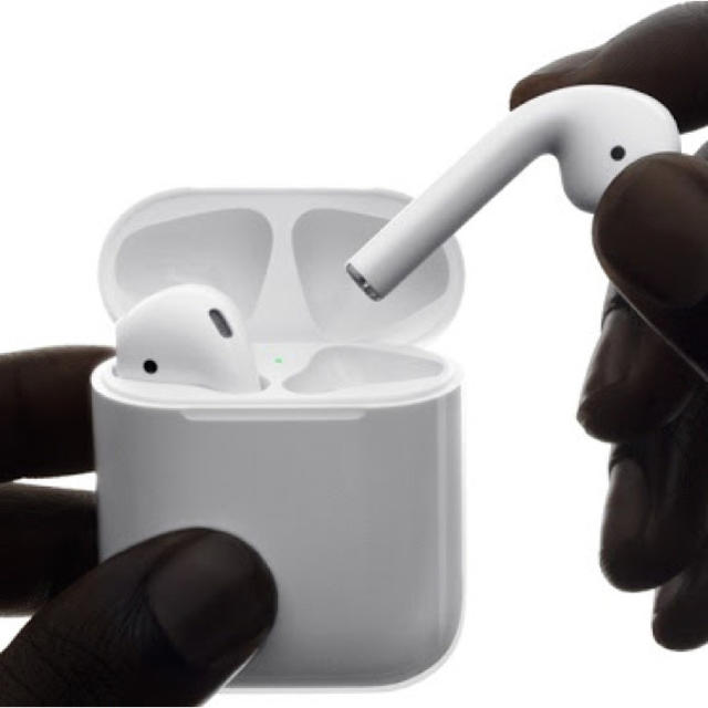 最安値Apple AirPods bluetooth ヘッドフォン ヘッドフォン/イヤフォン