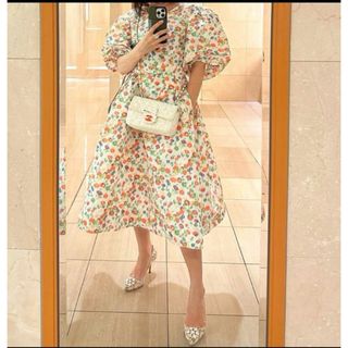 Tory Burch - トリーバーチパフスリーブ 花柄ワンピースoo94の Tory Burch - トリーバーチパフスリーブ 花柄ワンピースoo94の