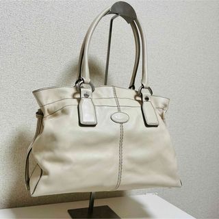 TOD'S(バッグ ・ ホワイト/白色系)のフリマアイテム一覧 TOD'S(バッグ ・ ホワイト/白色系)のフリマアイテム一覧
