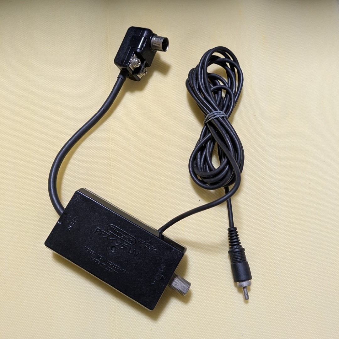 ファミリーコンピュータ(ファミリーコンピュータ)の動作確認済 RFスイッチUV ニンテンドー純正品 初代ファミコン SFC エンタメ/ホビーのゲームソフト/ゲーム機本体(家庭用ゲーム機本体)の商品写真
