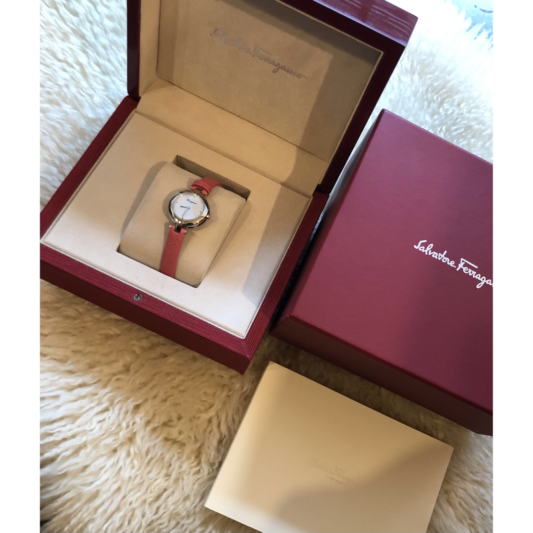 Salvatore Ferragamo - 【新品未使用】Ferragamo ピンクレザー腕時計