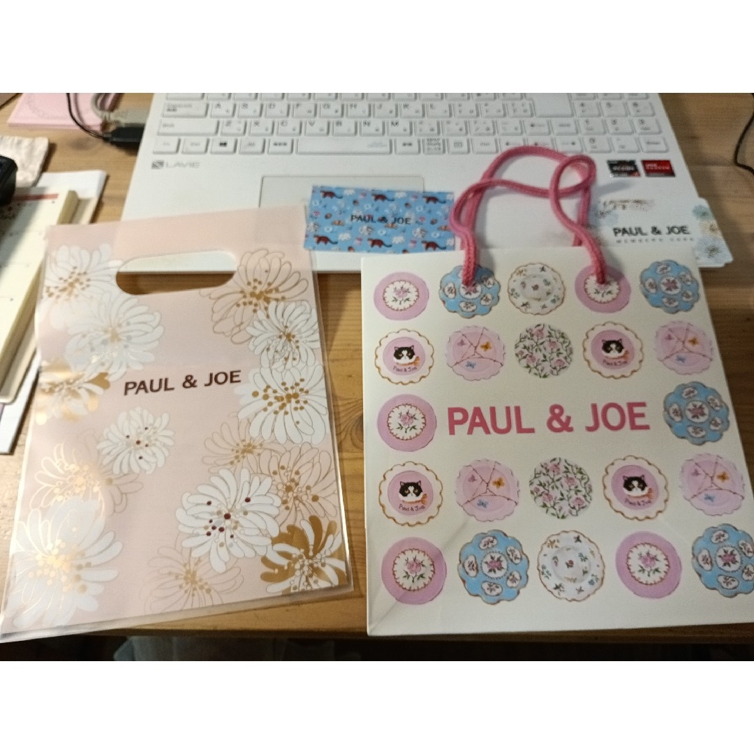 PAUL & JOE(ポールアンドジョー)のPAUL & JOE ポールアンドジョー 紙袋 ラッピングセット ショップ袋 レディースのバッグ(ショップ袋)の商品写真