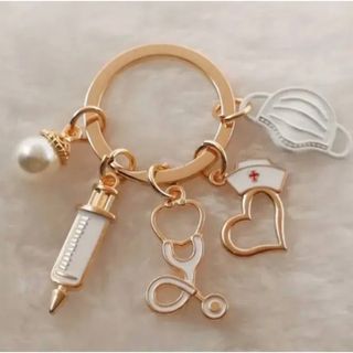 【バッグチャーム /キ ーホルダー】可愛い💕ホワイトナース キーホルダー  (チャーム)