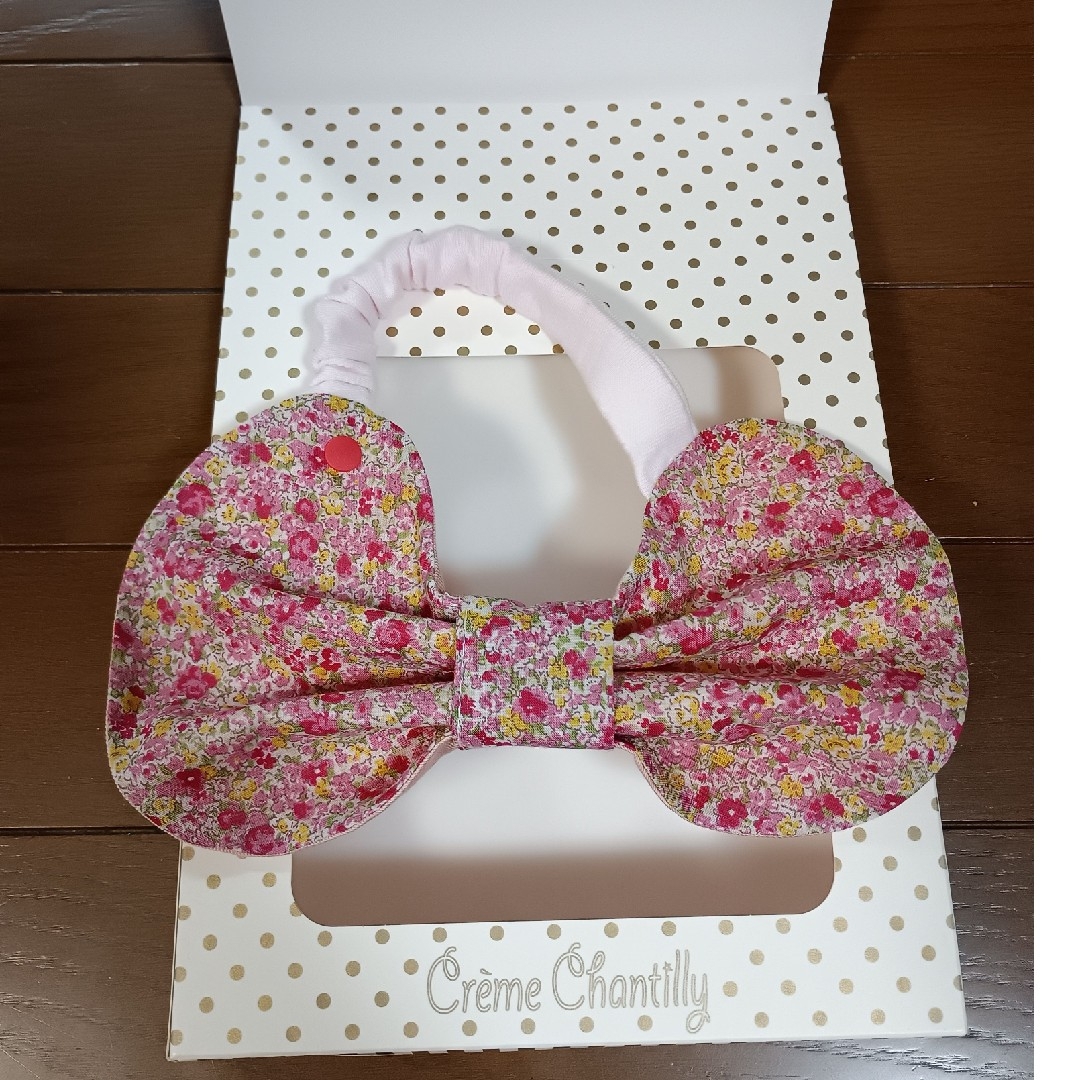 Creme Chantilly(クリームシャンティ)のcream chantilly スタイ キッズ/ベビー/マタニティのこども用ファッション小物(ベビースタイ/よだれかけ)の商品写真