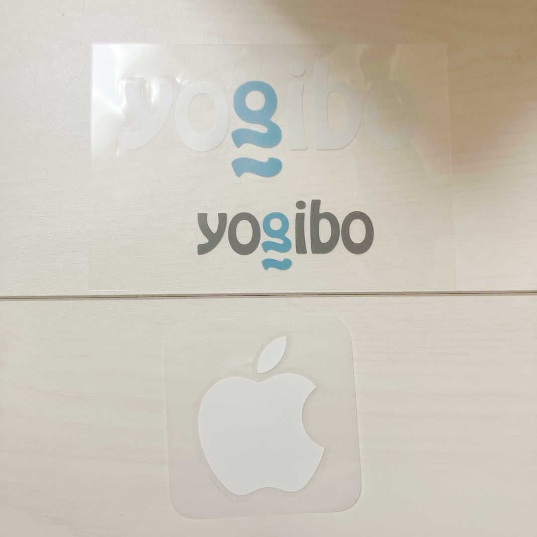 Apple(アップル)のApple Yogibo ステッカー 3枚 インテリア/住まい/日用品の文房具(シール)の商品写真