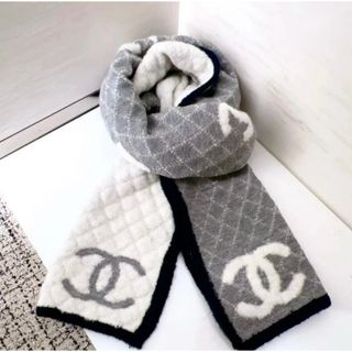 CHANEL - 新品CHANELストール✨大判正方形 カシミアシルク✨の CHANEL - 新品CHANELストール✨大判正方形 カシミアシルク✨の