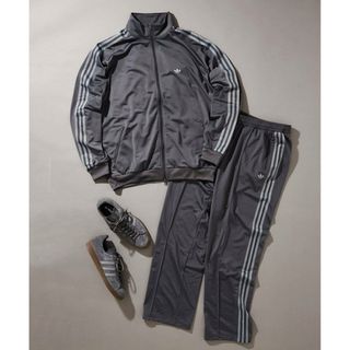 adidas(ジャージ ・ シルバー/銀色系)のフリマアイテム一覧 adidas(ジャージ ・ シルバー/銀色系)のフリマアイテム一覧